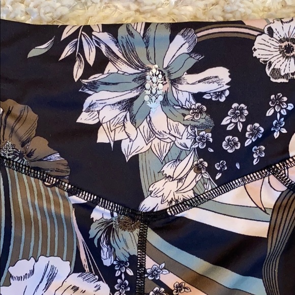 Free People Movement Wave Crush Floral Leggings XS - Picture 9 of 10